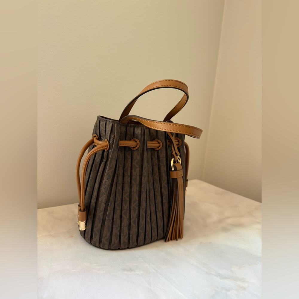 Michael Kors Willa Extra-Small Pleated Logo Tote Bag - Picture 7 of 12